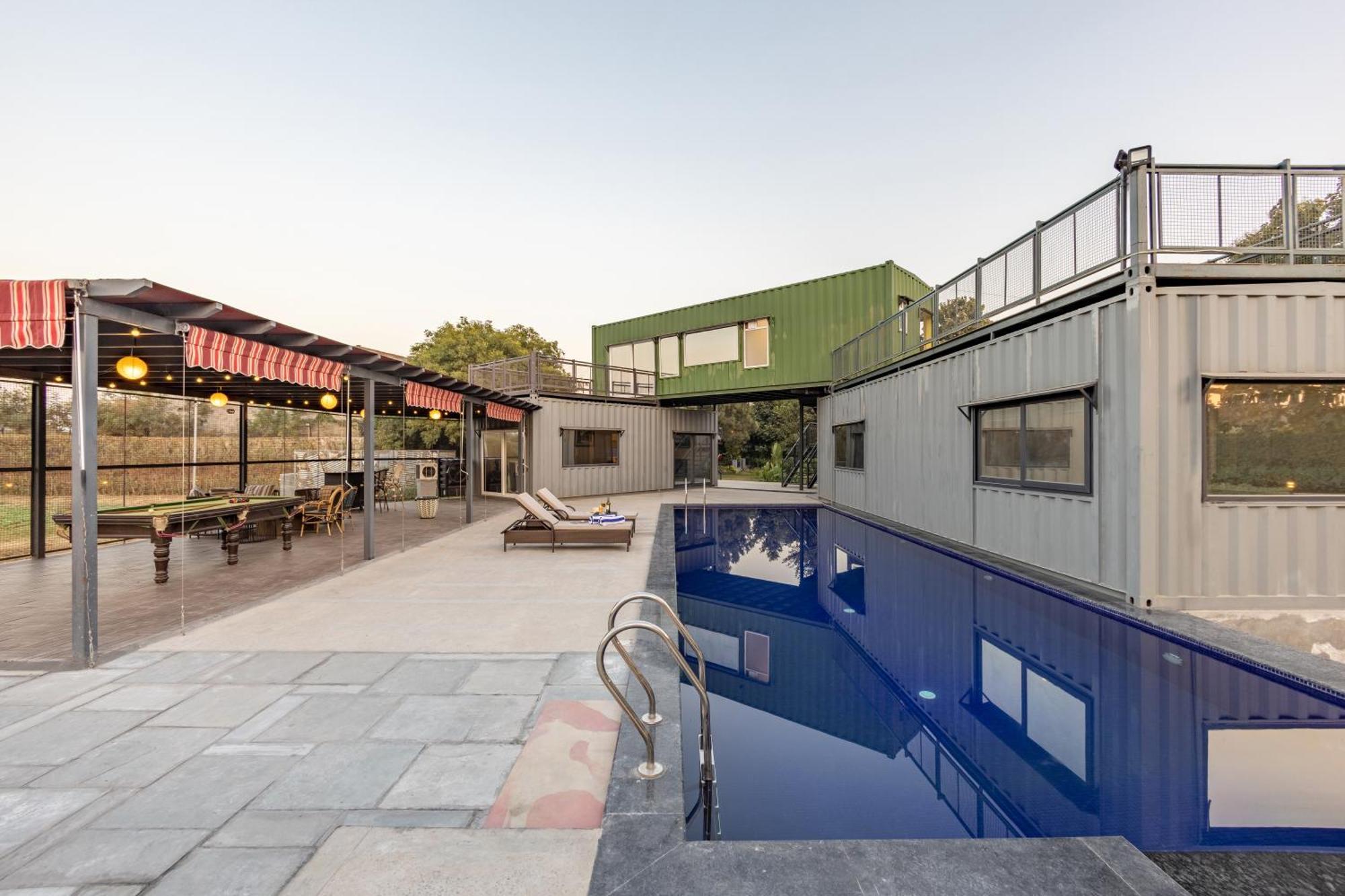 Dhauj Elivaas Hidden Oasis 4Bhk With Pool, Mud House & Container House 빌라 외부 사진