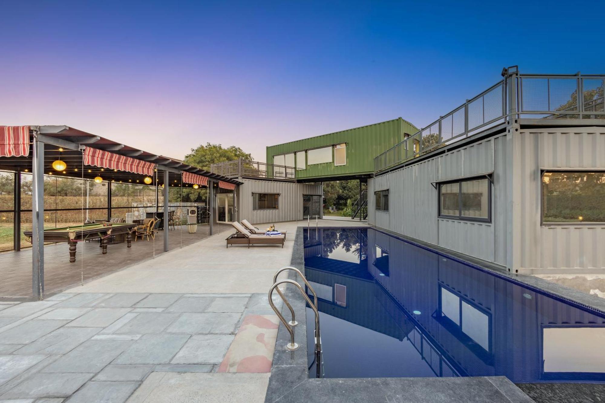 Dhauj Elivaas Hidden Oasis 4Bhk With Pool, Mud House & Container House 빌라 외부 사진