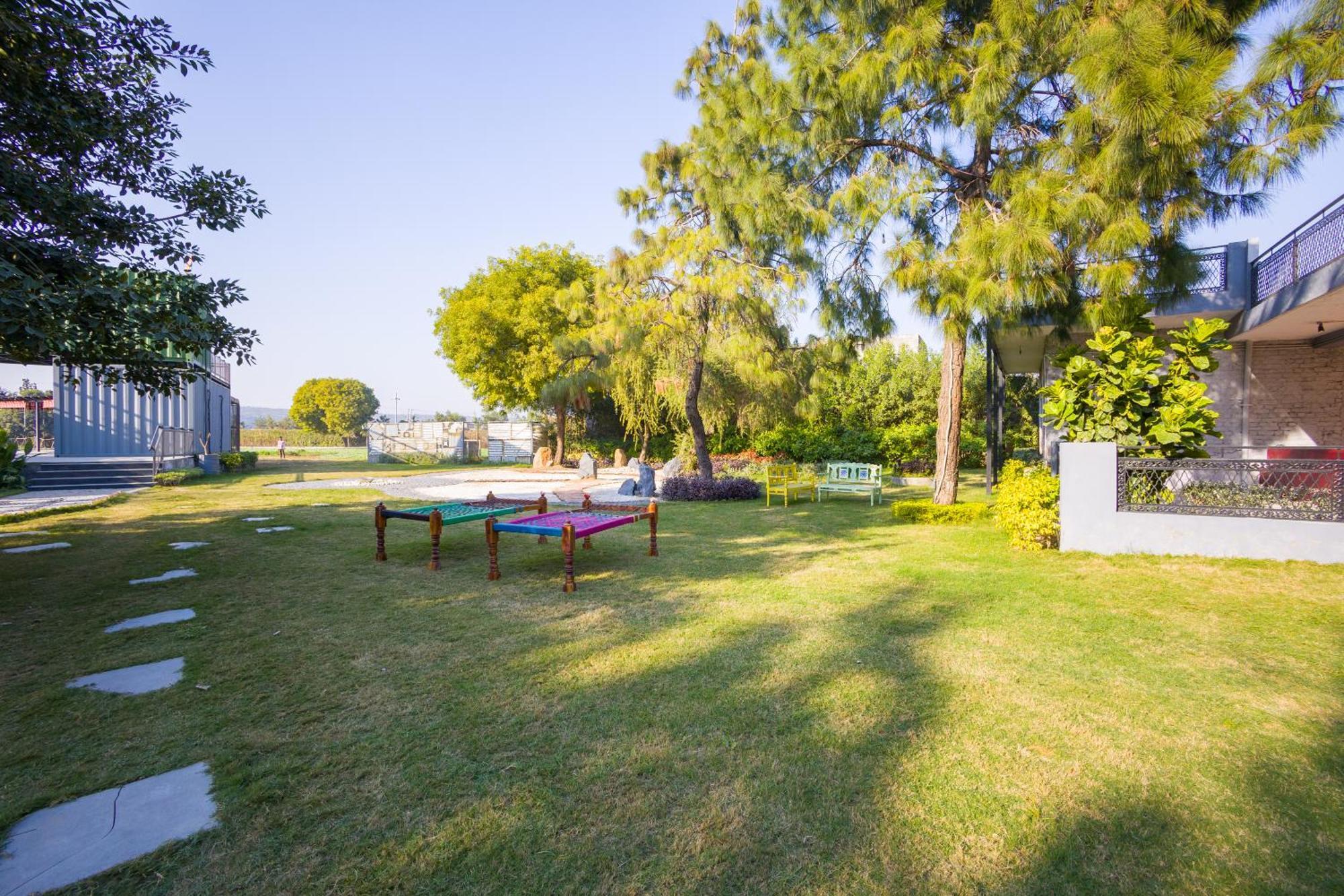 Dhauj Elivaas Hidden Oasis 4Bhk With Pool, Mud House & Container House 빌라 외부 사진