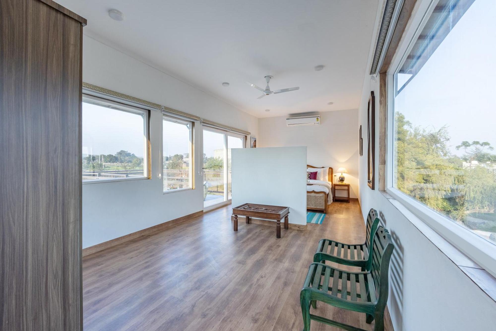 Dhauj Elivaas Hidden Oasis 4Bhk With Pool, Mud House & Container House 빌라 외부 사진