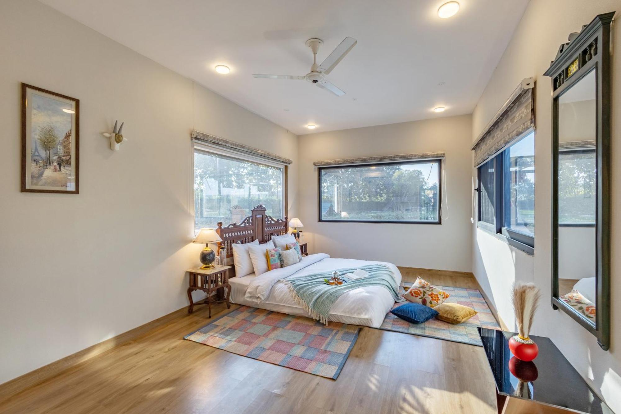 Dhauj Elivaas Hidden Oasis 4Bhk With Pool, Mud House & Container House 빌라 외부 사진