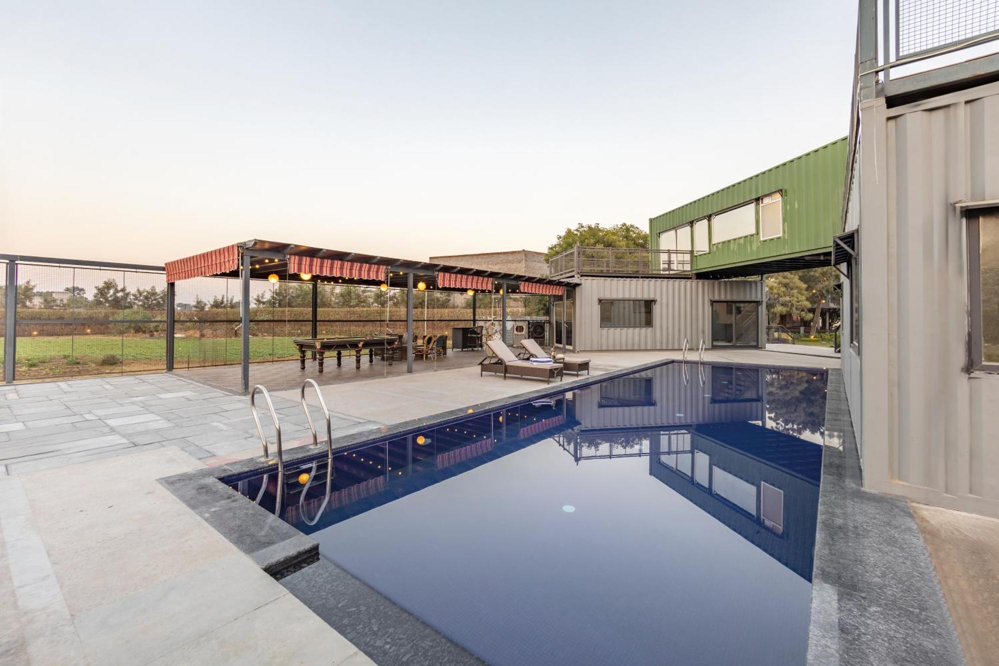 Dhauj Elivaas Hidden Oasis 4Bhk With Pool, Mud House & Container House 빌라 외부 사진